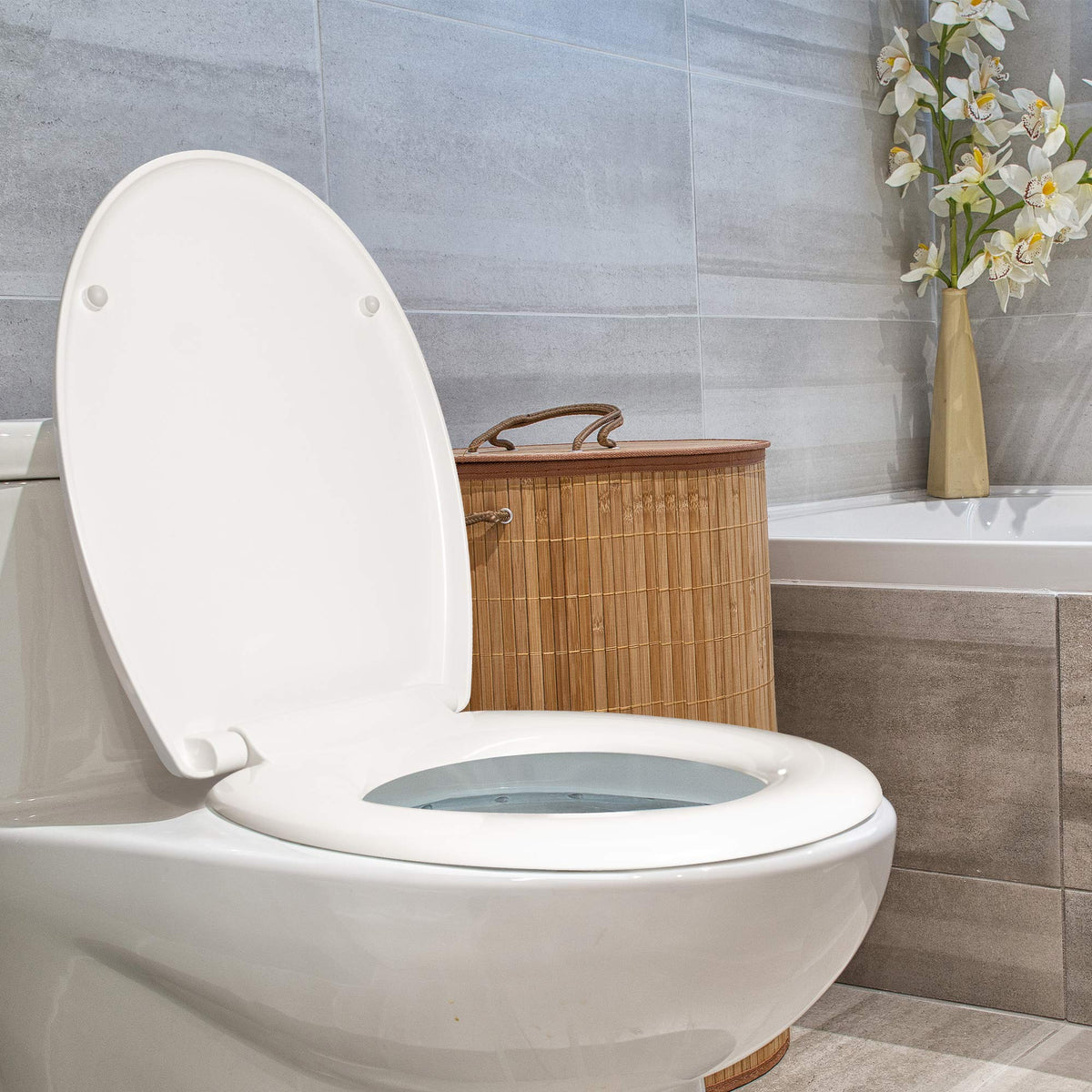 Soft Close Toilet Seat with Quick Release - One-Click Removal, Non-Slip System + 10 Hygiene Covers